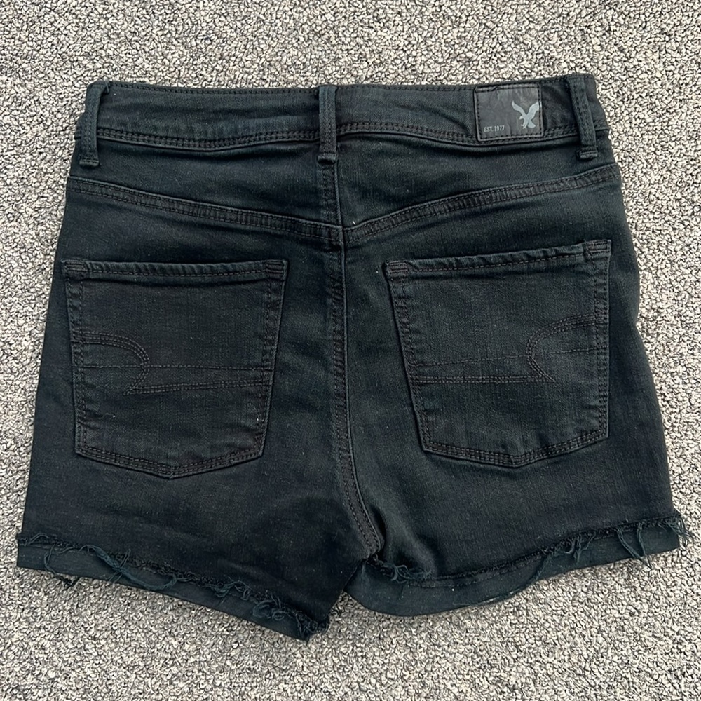 Shorts - Picture 2 of 4